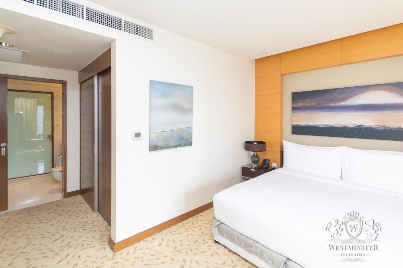 Westminster Dubai Mall 외부 사진 A bedroom at the hotel