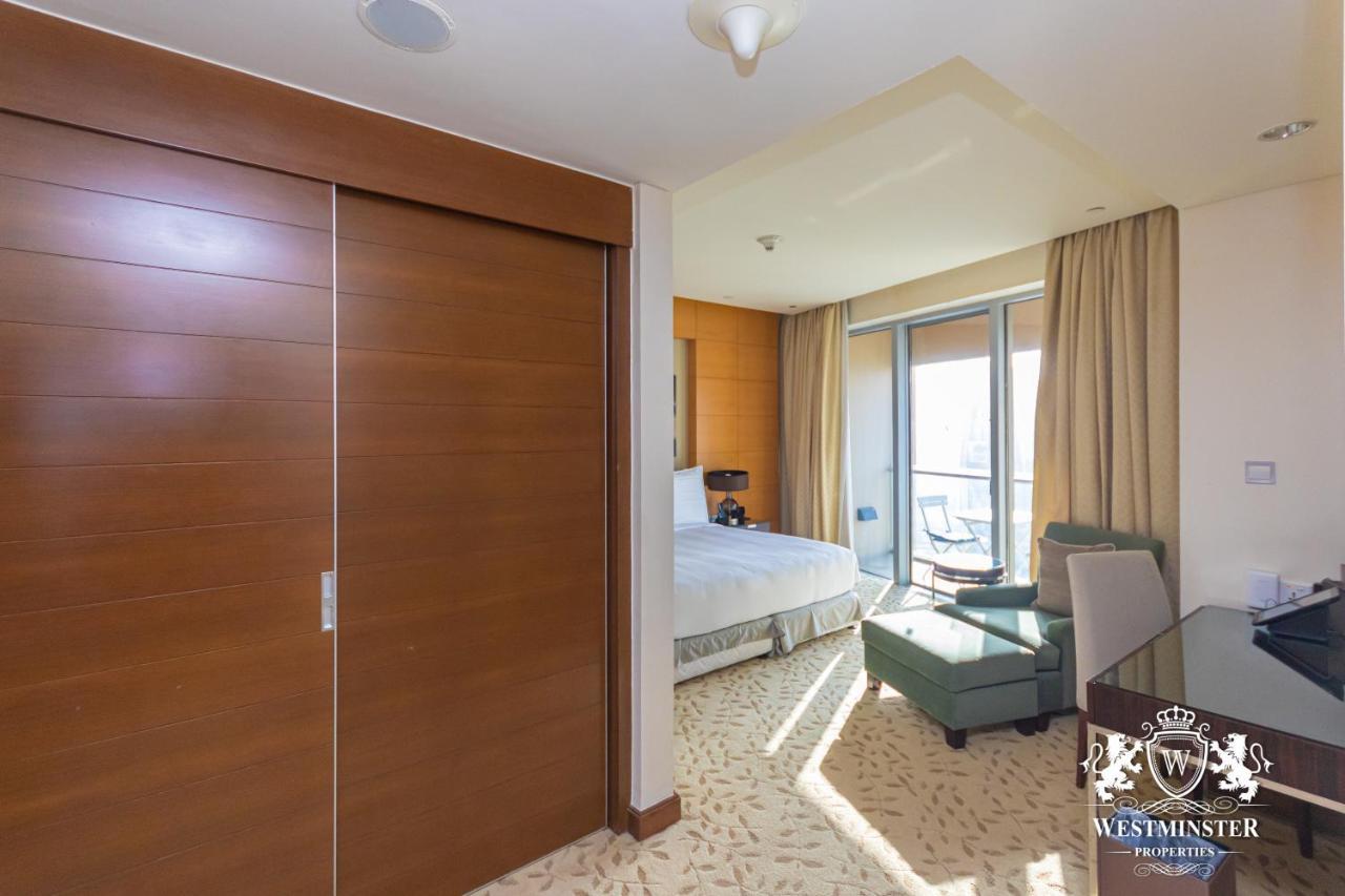 Westminster Dubai Mall 외부 사진 A bedroom at the hotel