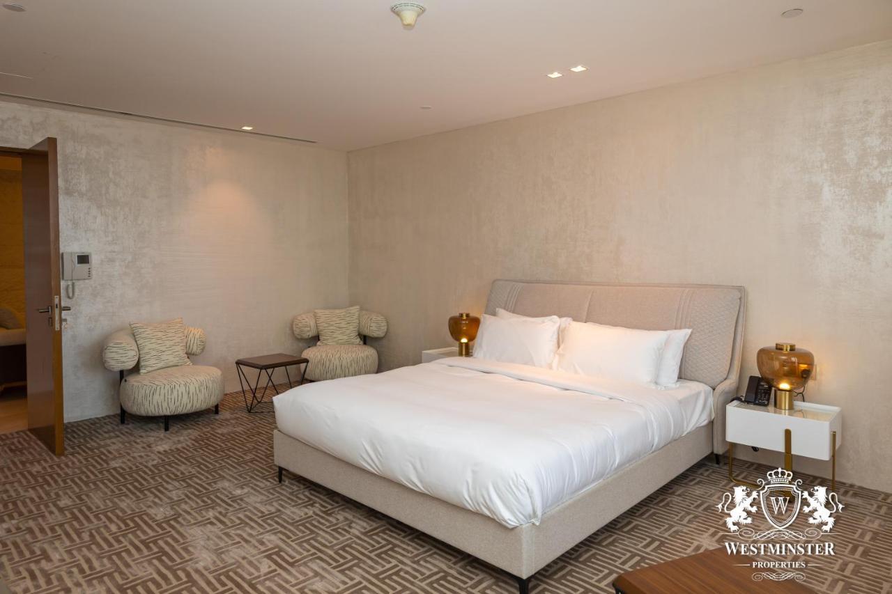 Westminster Dubai Mall 외부 사진 A bedroom at the hotel
