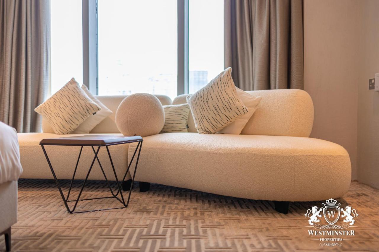 Westminster Dubai Mall 외부 사진 A sofa