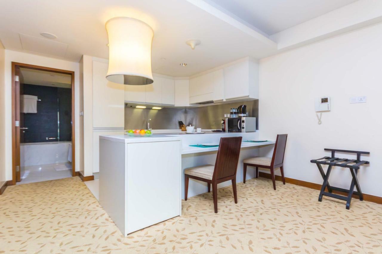 Westminster Dubai Mall 외부 사진 A carpet in a kitchen
