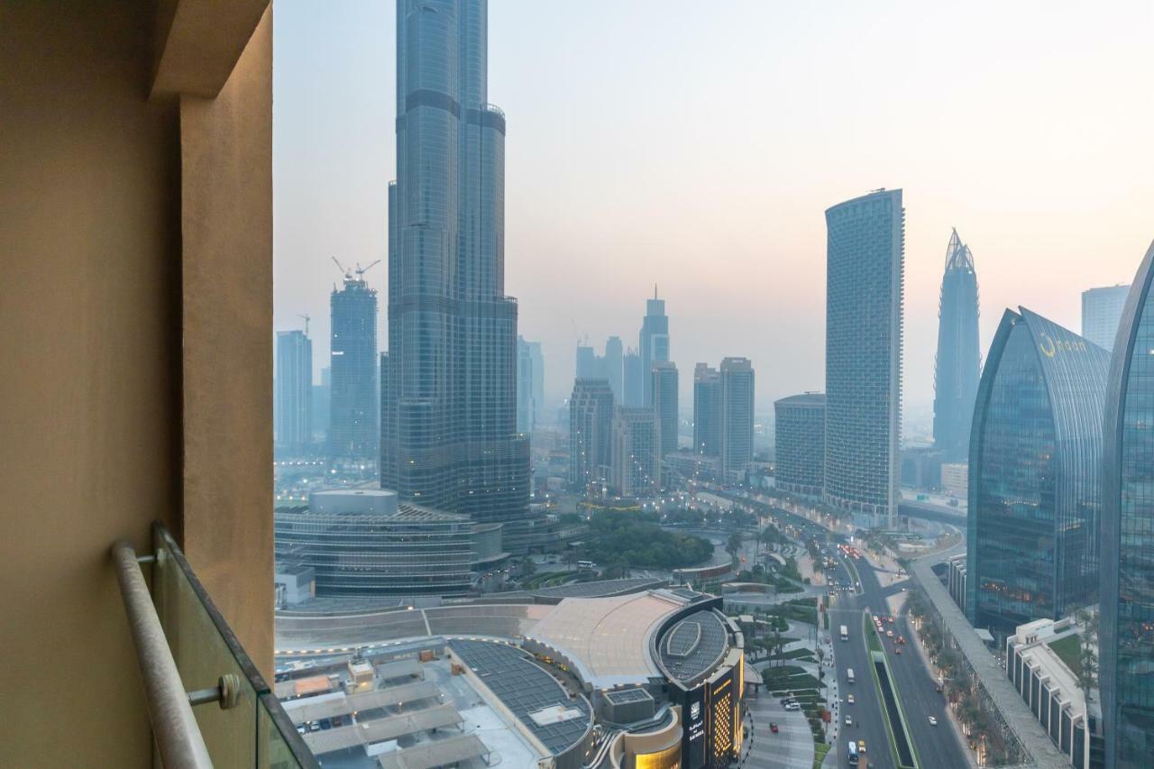 Westminster Dubai Mall 외부 사진 View of the Dubai skyline from the hotel